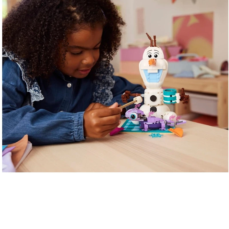 LEGO Disney™ Olaf and Bruni’s Picnic Fun 478 Pieces