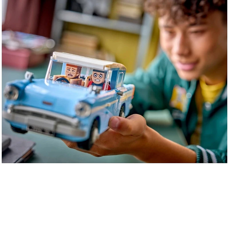 LEGO Harry Potter™ Enchanted Flying Ford Anglia™ 868 Pieces