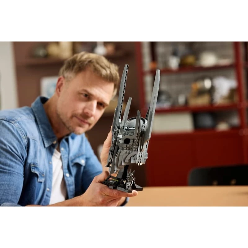 LEGO Icons The Lord of the Rings: Sauron’s Helmet 538 Pieces