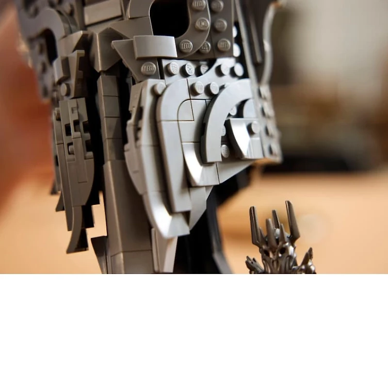 LEGO Icons The Lord of the Rings: Sauron’s Helmet 538 Pieces
