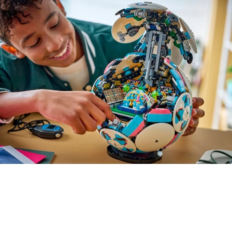 LEGO Editions Soccer Ball 1498 Pieces