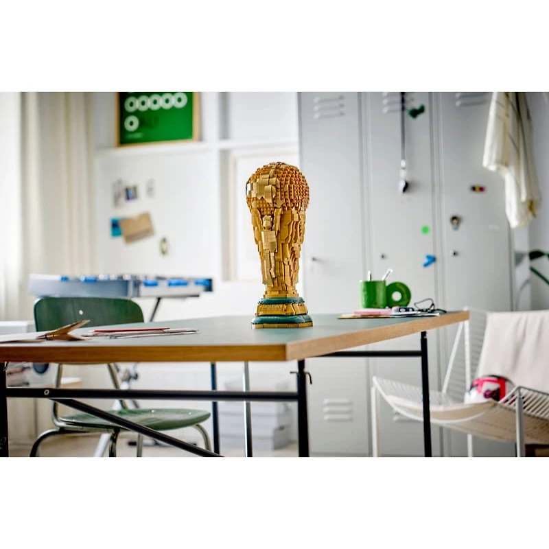 LEGO Editions FIFA World Cup™ Official Trophy 2842 Pieces