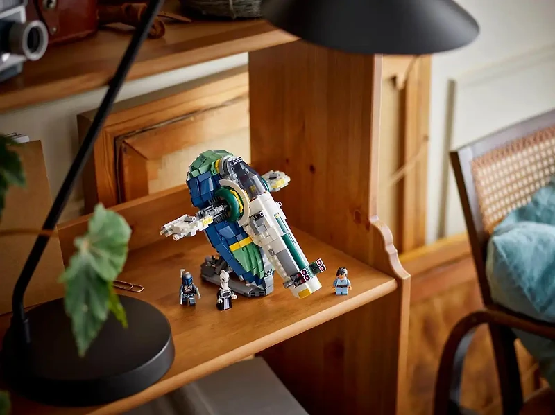 LEGO Star Wars: Attack of The Clones Jango Fett’s Starship 707 pieces