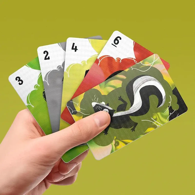 Dump The Skunk! – Card Game