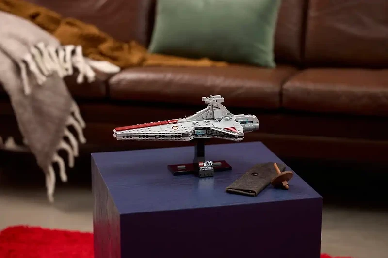 LEGO Star Wars Venator-Class Attack Cruiser 643 Pieces