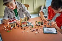 LEGO Marvel Spider-Man vs. Mysterio: The Daily Bugle 781 Pieces