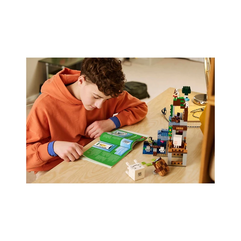 LEGO Minecraft Ghast Station 754 Pieces
