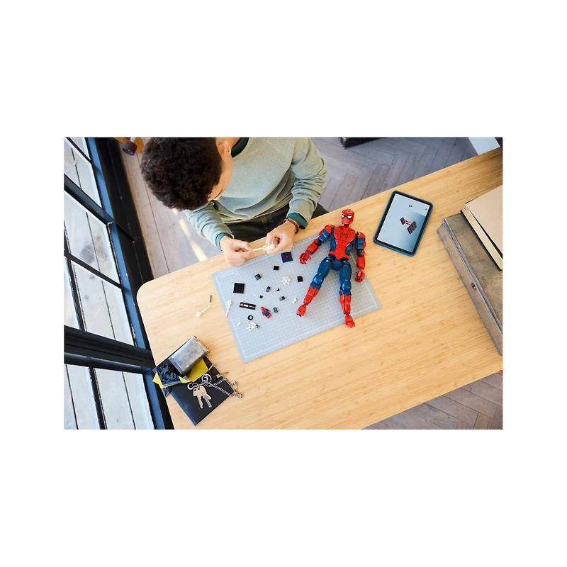 LEGO Spider Man Hero Figure 813 Pieces