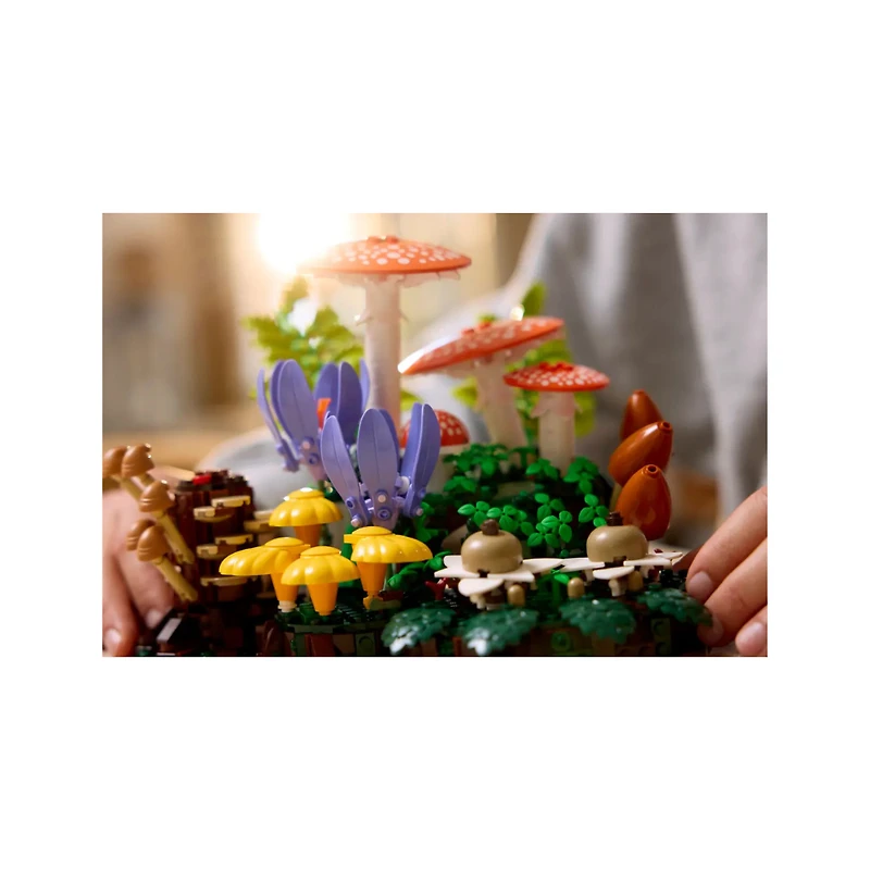 LEGO Botanicals Woodland Mushrooms 806 Pieces