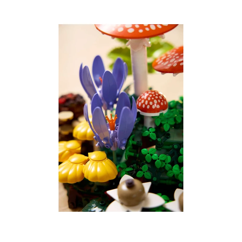 LEGO Botanicals Woodland Mushrooms 806 Pieces