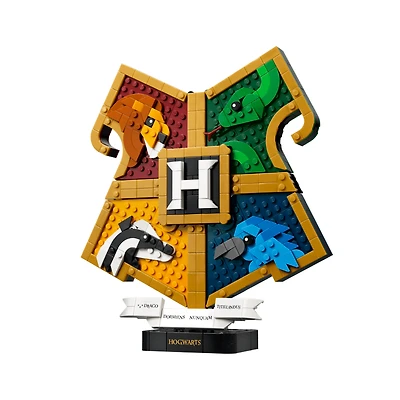 LEGO Harry Potter Hogwarts  House Crest 545 Pieces