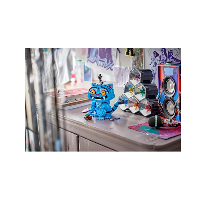 LEGO KPop Demon Hunters Derpy Tiger and Sussie Bird 825 Pieces