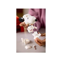 LEGO Ideas Peanuts: Snoopy’s Doghouse 964 Pieces