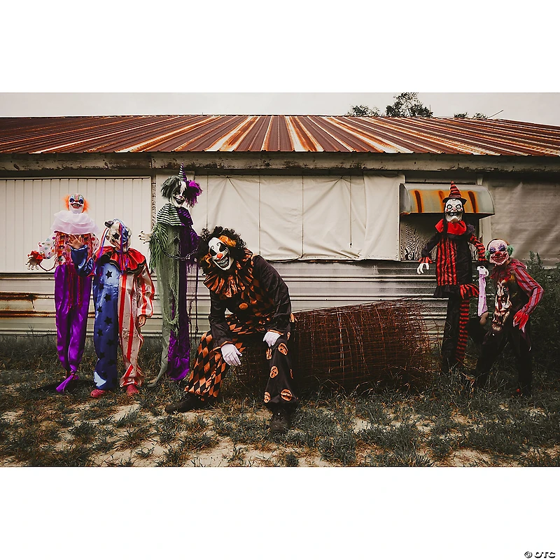 Animated Standing Scary Clown Halloween Decoration