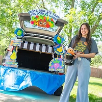 Deluxe Religious Farmer’s Market Trunk-or-Treat Decorating Kit