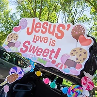 Deluxe Religious Sweet Treats Trunk-or-Treat Decorating Kit