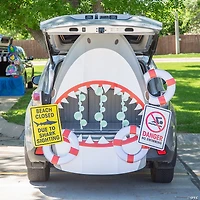 Deluxe Shark Trunk-or-Treat Decorating Kit