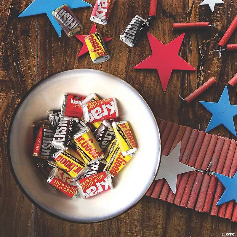 HERSHEY'S Miniatures Chocolate Candy Assortment, Family Size 17.6 oz