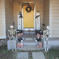 Light-Up Black Bat Wreath Halloween Decoration