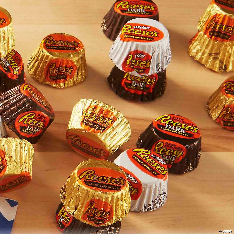 REESE'S Peanut Butter Cups Miniatures Candy Assortment, 32.1 oz