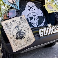 The Goonies™ Pirate Adventure Trunk-or-Treat Decorating Kit - 8 Pc.