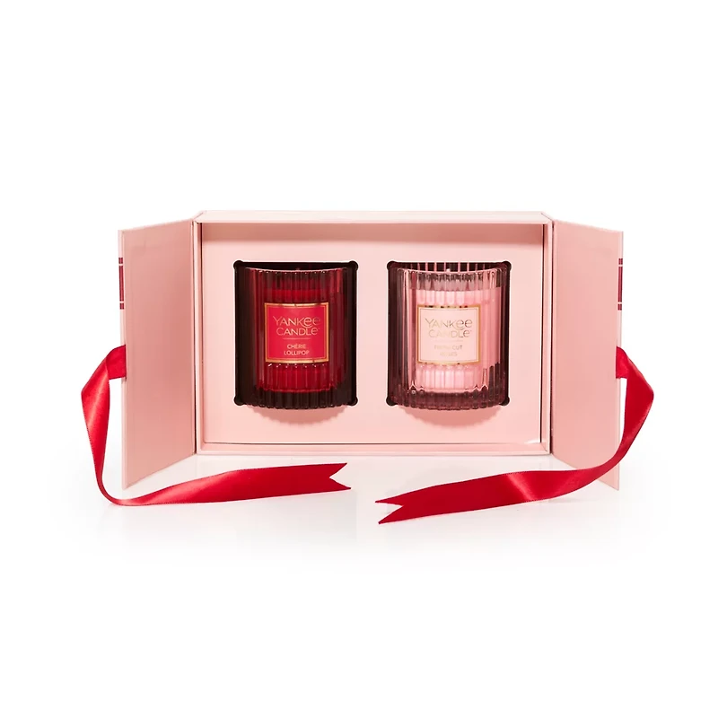 Love Is in the Air Fluted Candle Gift Set