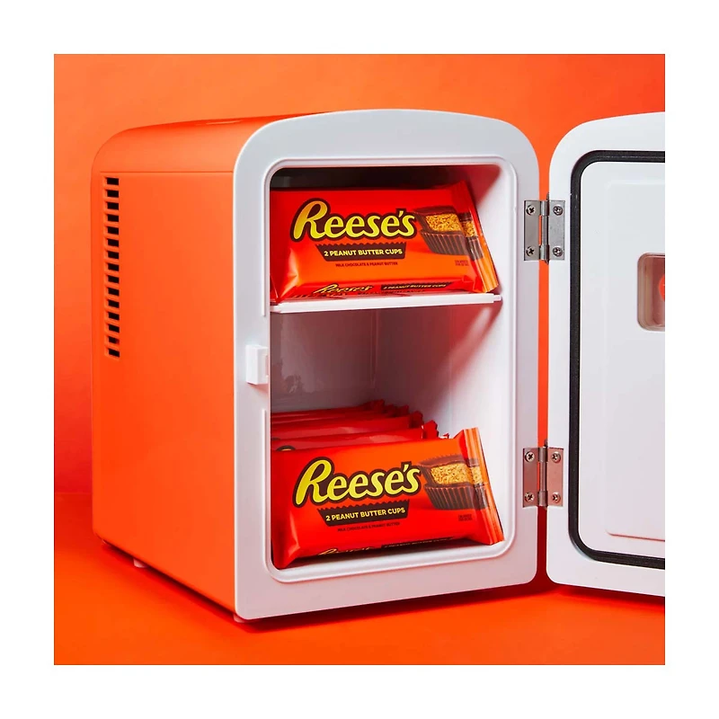 REESE'S Milk Chocolate Peanut Butter Cups, Candy Packs, 1.5 oz (4 Count)