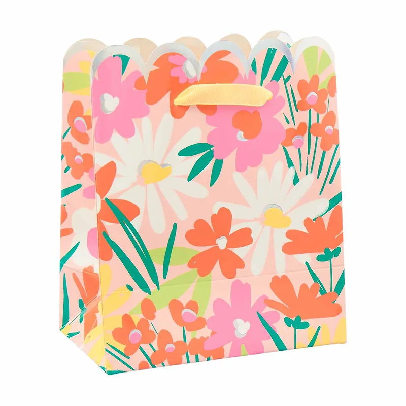 Sassy & Iridescent Floral Scalloped Favor Bags, 3 ct