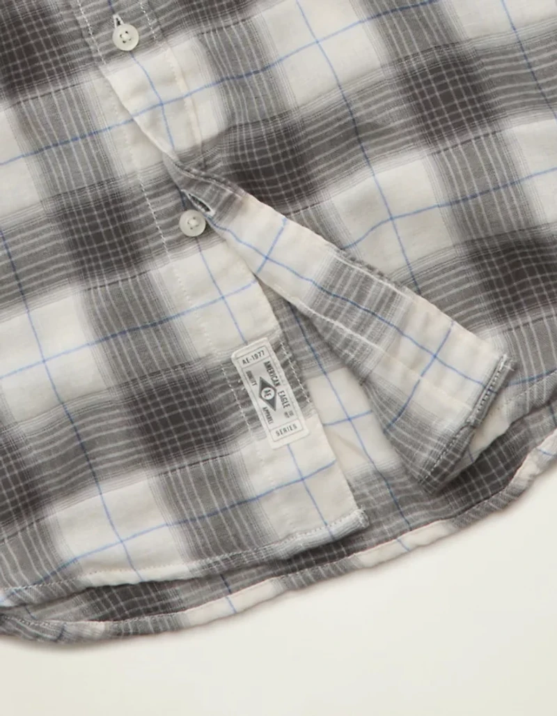 Chemise boutonnée en gaze de coupe standard AE