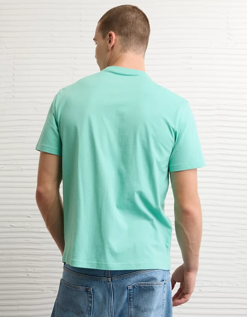 AE Standard Fit Lightweight Logo Graphic T-Shirt