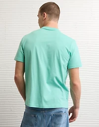 AE Standard Fit Lightweight Logo Graphic T-Shirt