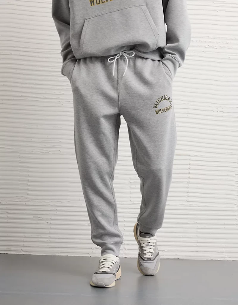 AE 24/7 Graphic Jogger