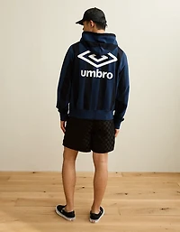 Chandail à capuchon en molleton image AE x Umbro