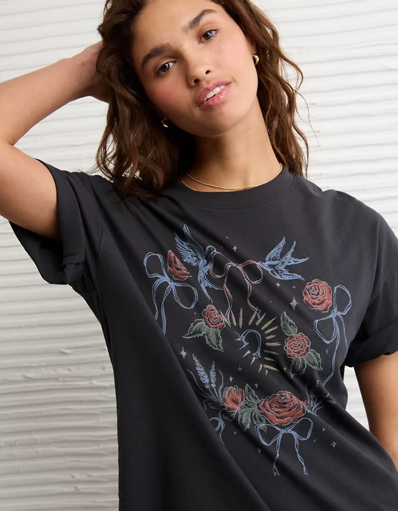 AE Oversized Valentine's Day Graphic T-Shirt
