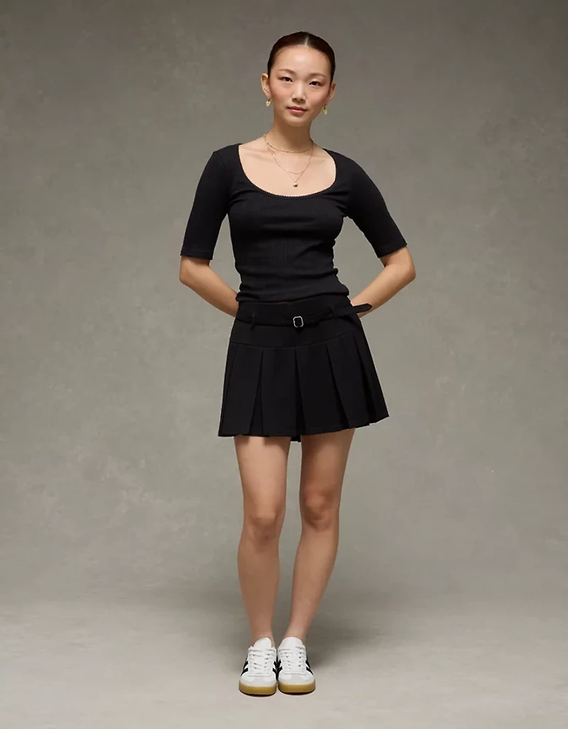 Jupe-short plissée à taille basse et ceinture en tricot tendance AE