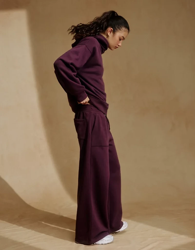 AE Everyday Luxe Wide-Leg Sweatpant