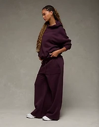 AE Everyday Luxe Wide-Leg Sweatpant