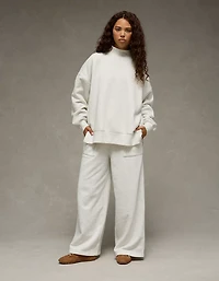AE Everyday Luxe Wide-Leg Sweatpant
