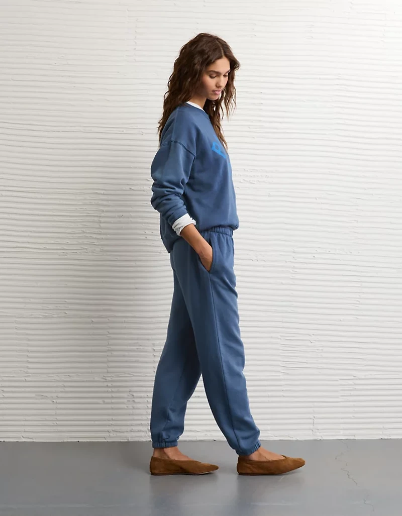 AE High-Waisted Jogger