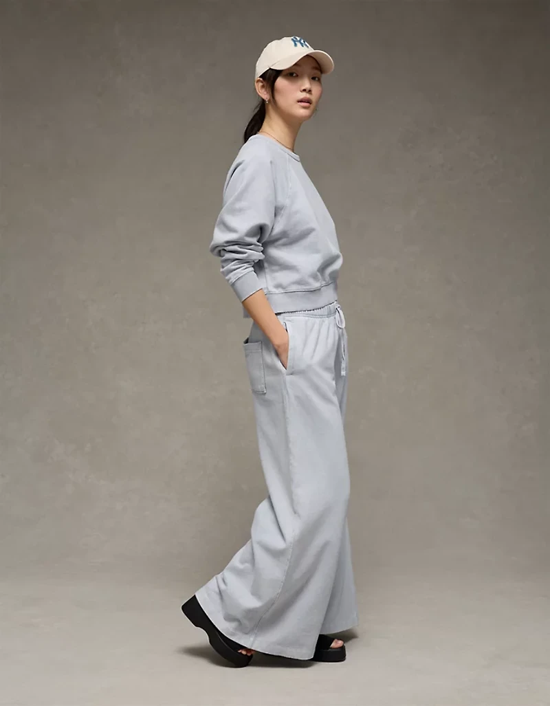 AE Everyday Luxe Wide-Leg Sweatpant
