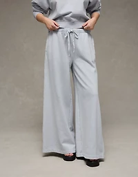 AE Everyday Luxe Wide-Leg Sweatpant