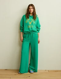 AE Campus Low-Rise Wide-Leg Sweatpant