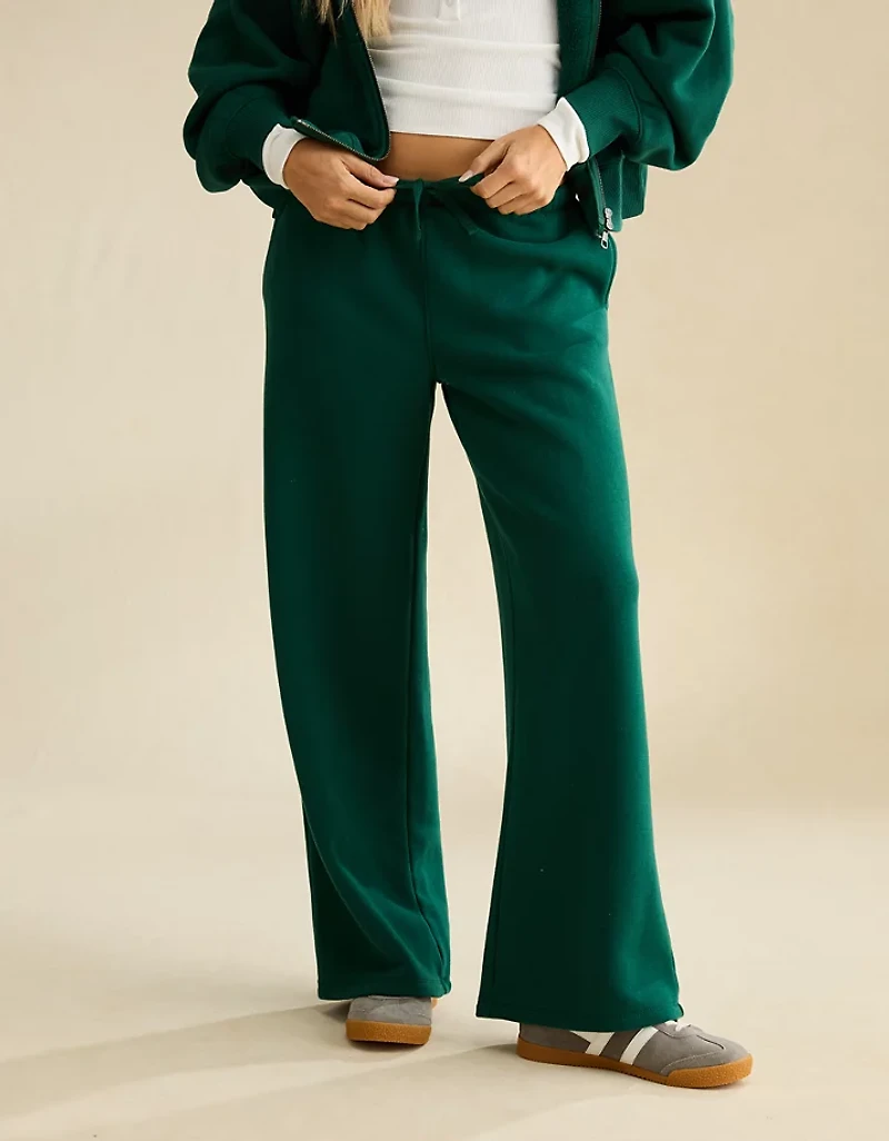 AE Everyday Luxe Straight Sweatpant
