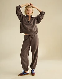 AE Everyday Luxe Low-Rise Baggy Jogger
