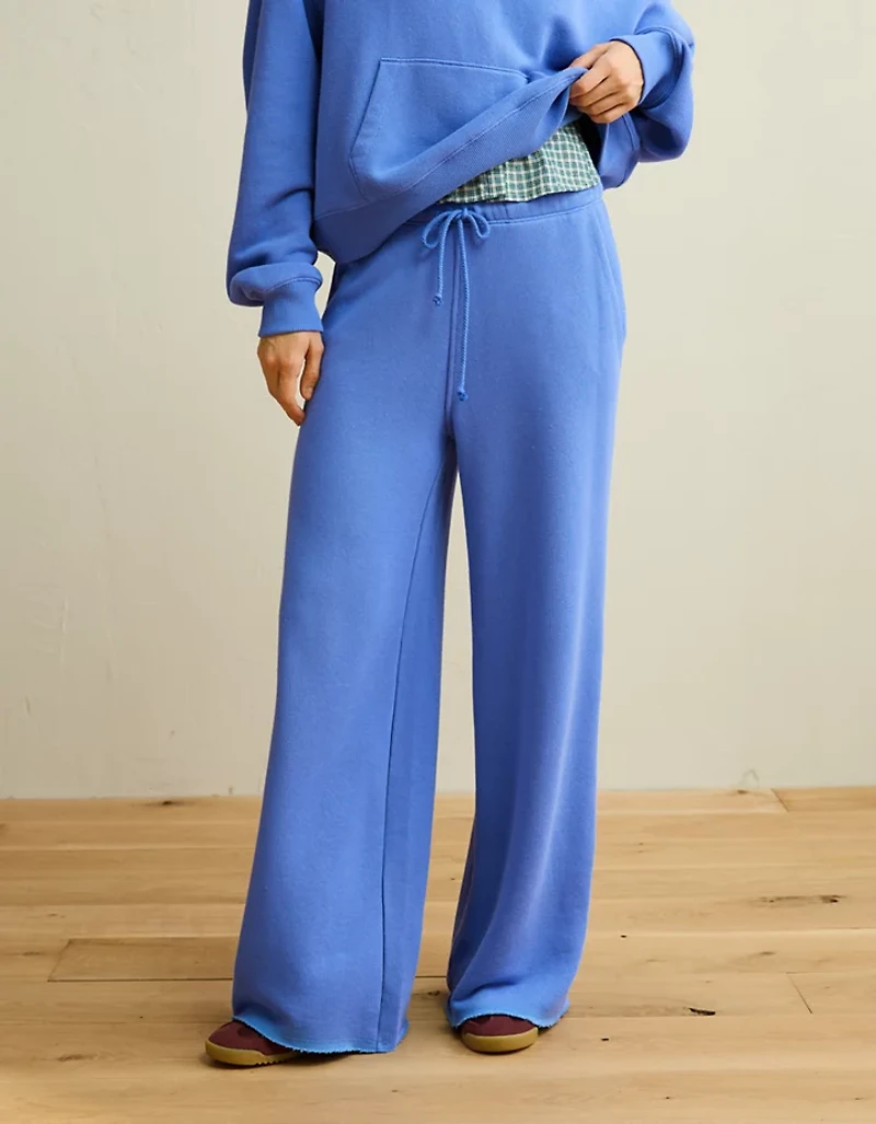 AE Campus Low-Rise Wide-Leg Sweatpant