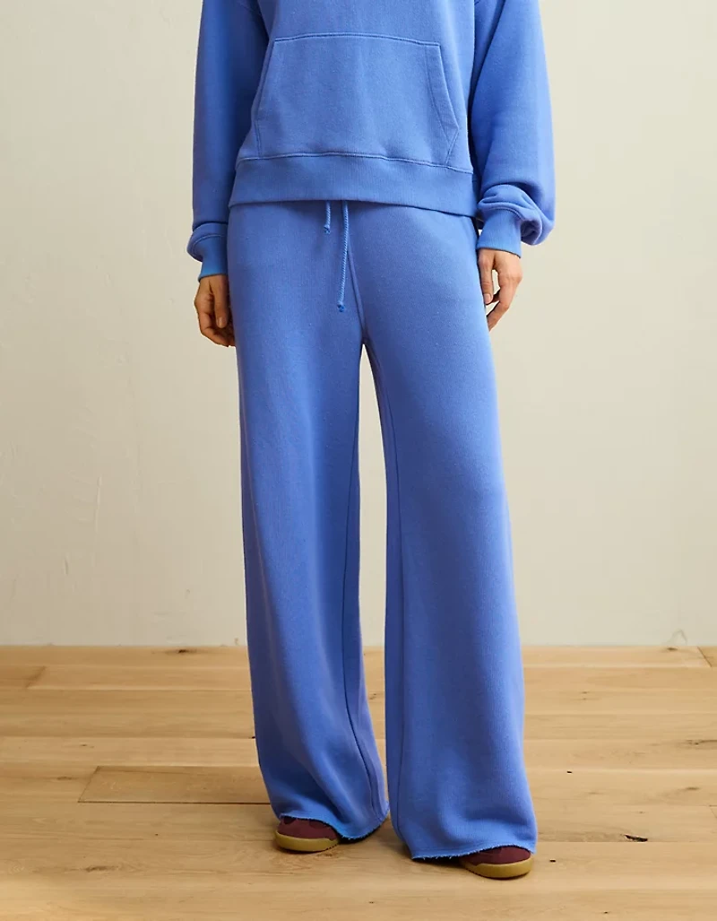 AE Campus Low-Rise Wide-Leg Sweatpant