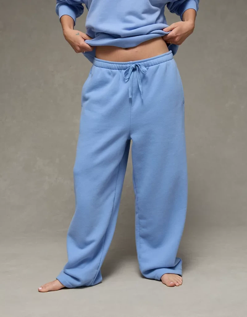 AE Everyday Luxe Barrel Sweatpant