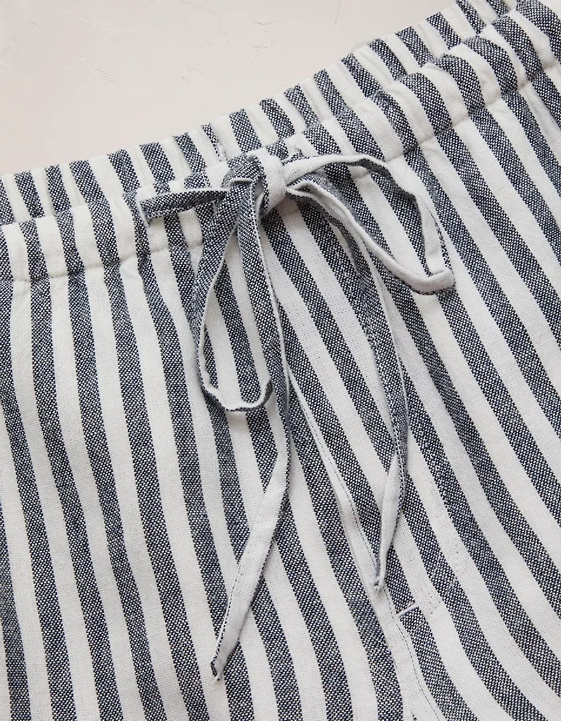 AE77 Linen Pull-On Short