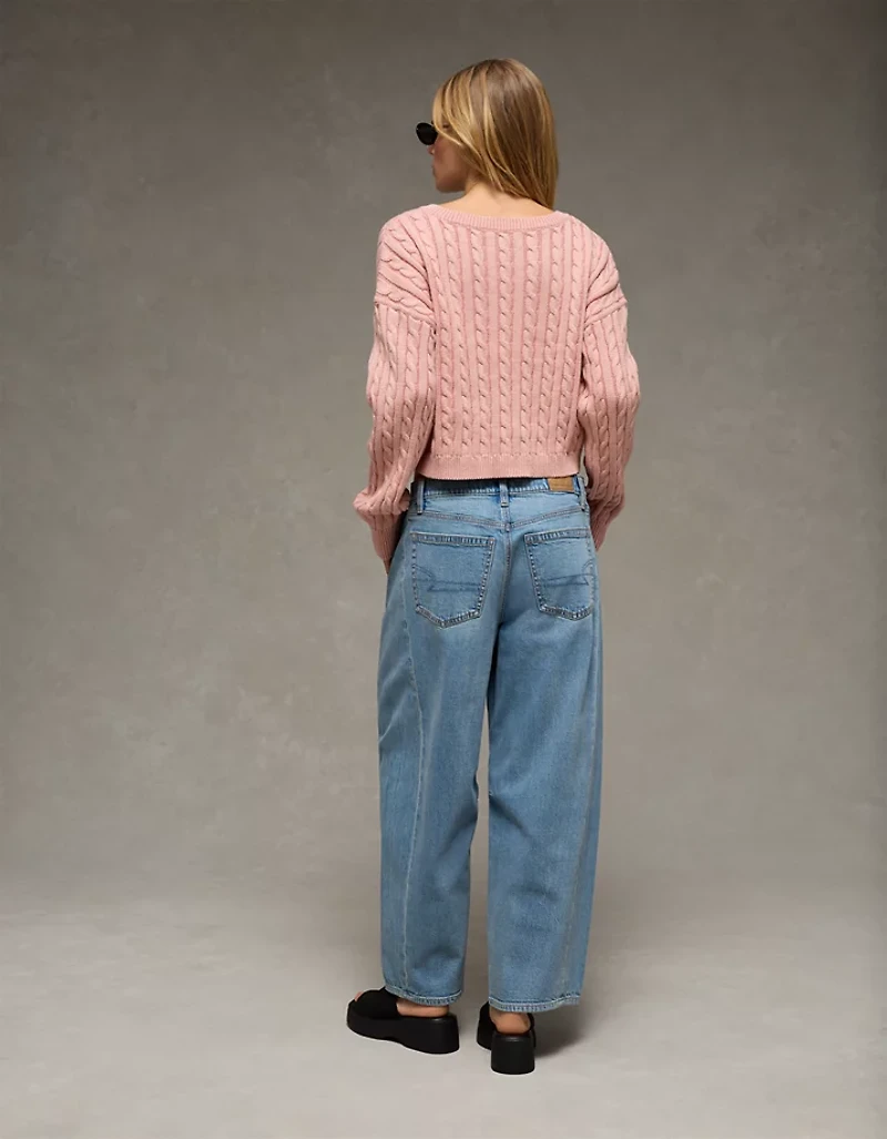 Chandail court à encolure en V tricot torsades AE