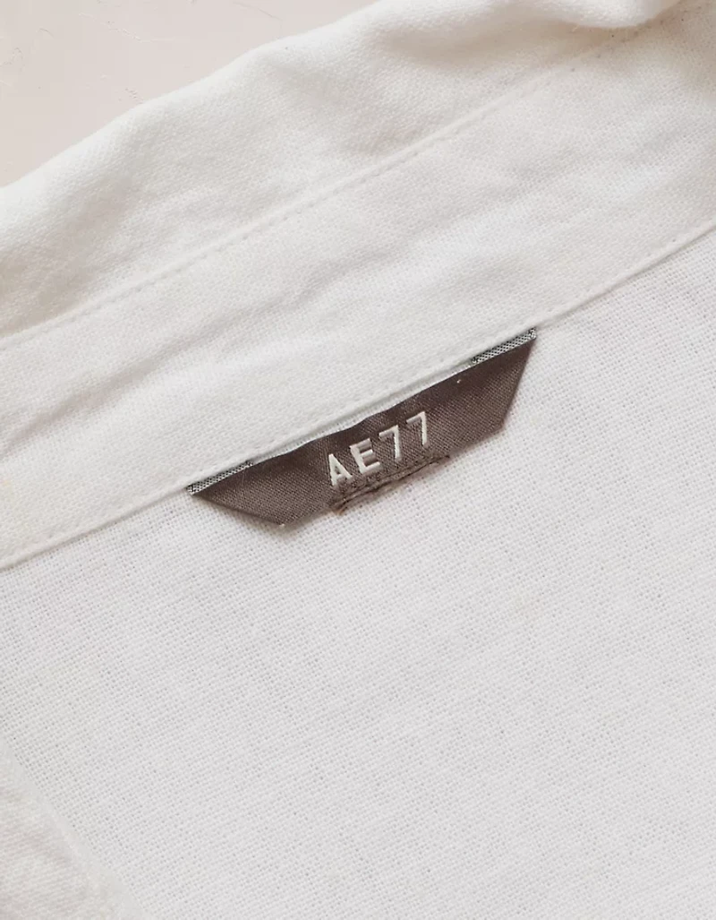 Chemise boutonnée brodée en mélange de lin AE77